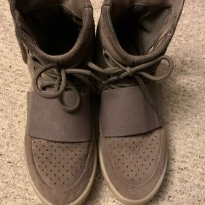 Yeezy 750 chocolate